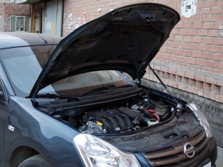 Упор капота Nissan Almera III (2013-)