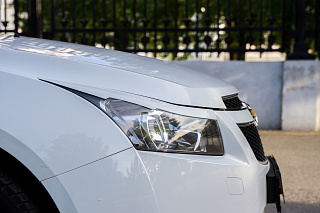 Реснички на фары Chevrolet Cruze var №1 фигурные (2008-2014) + УСТАНОВОЧНЫЙ КОМПЛЕКТ