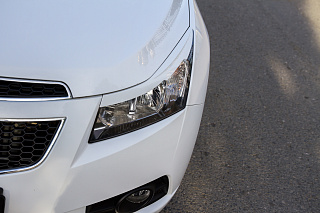 Реснички на фары Chevrolet Cruze var №1 фигурные (2008-2014) + УСТАНОВОЧНЫЙ КОМПЛЕКТ