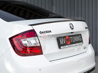 BLACKOUT EDITION. Спойлер лип крашеный Черный глянец Skoda Rapid (2012 - 2023) + УСТАНОВОЧНЫЙ КОМПЛЕКТ